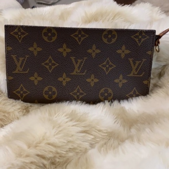 Louis Vuitton Toiletry 17 Pouch - Picture 1 of 7